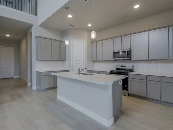424 Burrow Dr, Waxahachie, TX 75167