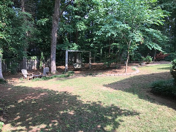 5th image of 3697 Alpine Dr SE