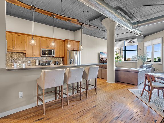 5th image of 109 W Washington Ave APT 23