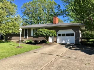 7697 Lakewood Dr, Fairview, PA 16415