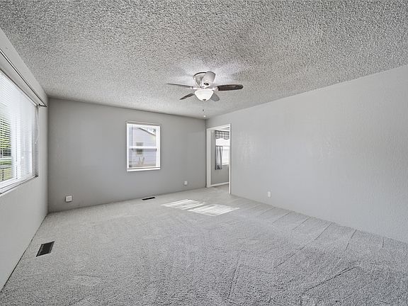 4th image of 307 W 44th St