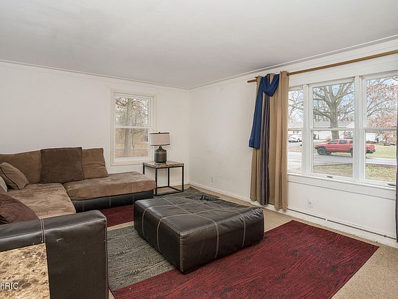 4th image of 37 Dunton Ave