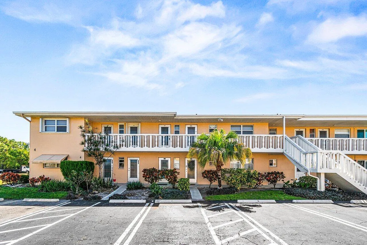 2 bed, 2.0 bath, 870 sqft, $1,750 — Photo 2