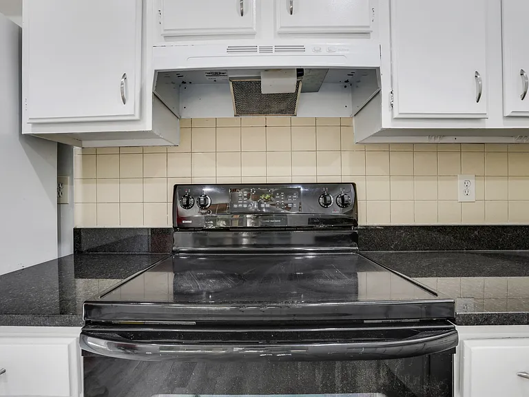 6308 E Windsor Ln — Photo 11