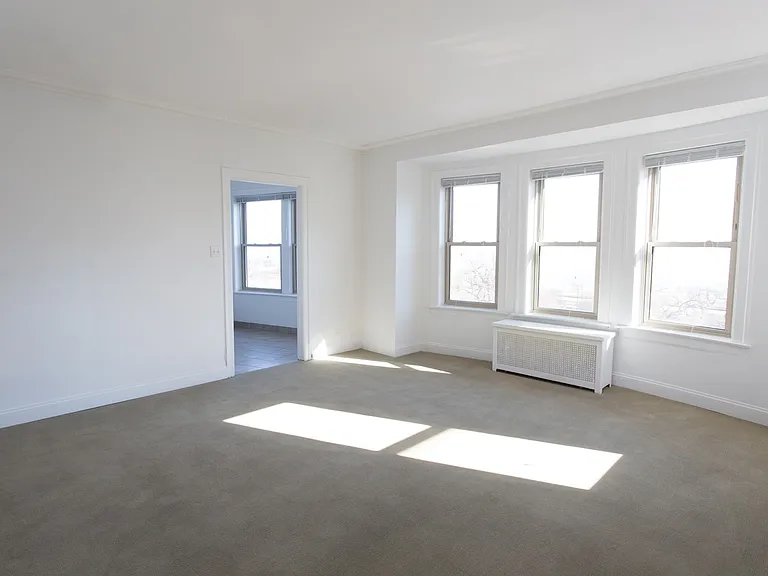 East Park Tower — Photo 98