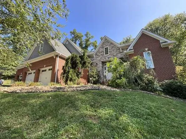 10515 Cedar Hill Dr, Ashland, KY 41102