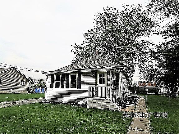 2nd image of 724 Hazen Ave