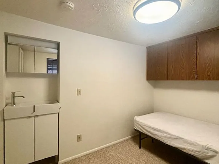 1519 W Hays St — Photo 17