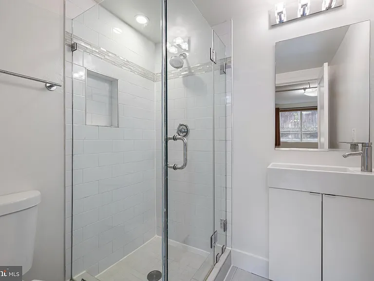 1514 Newton St NW #B2 — Photo 18