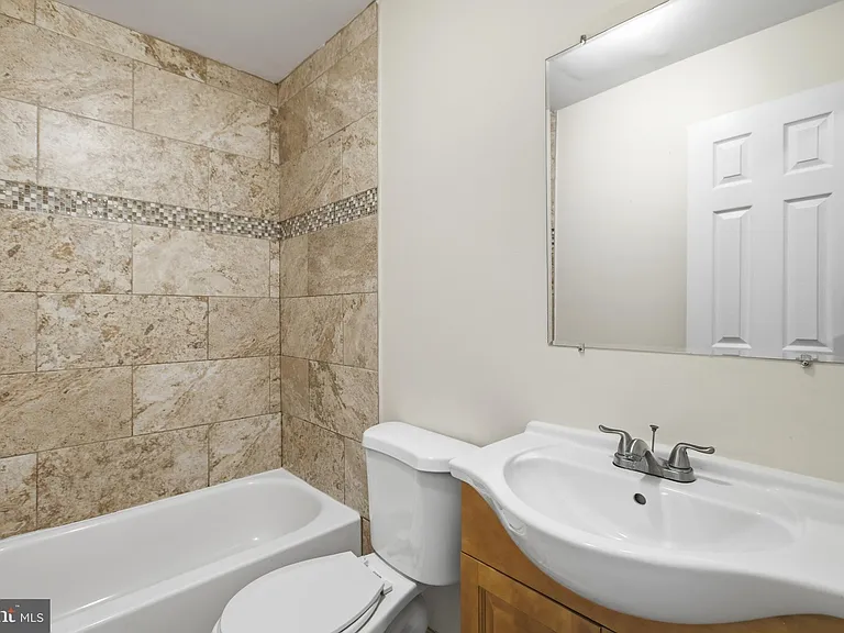 2238 N Park Ave #B — Photo 12