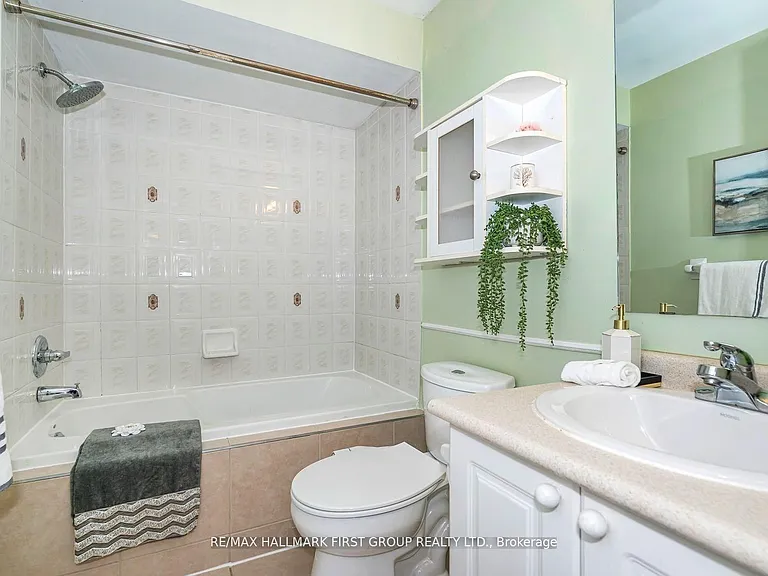 1636 Sarasota Cres — Photo 28