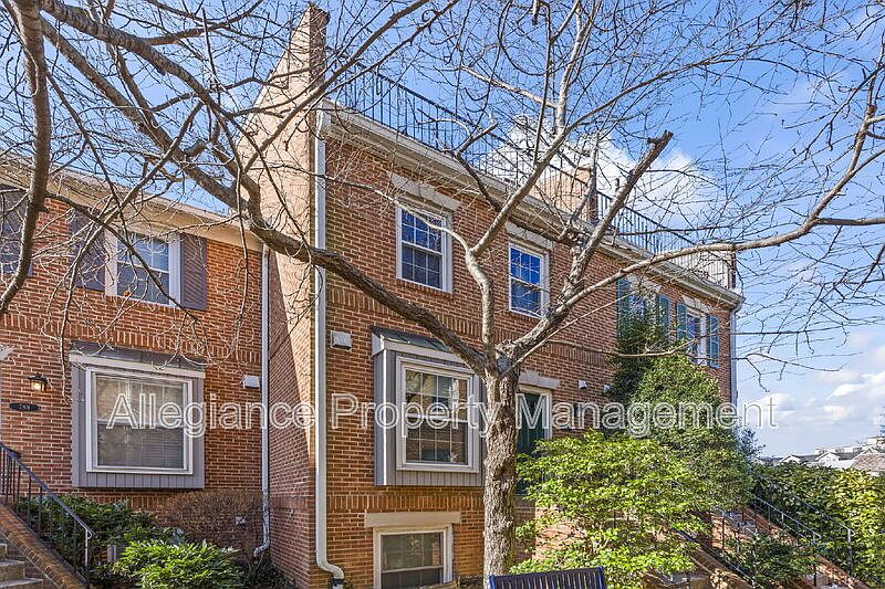 1st image of 786 N Vermont St