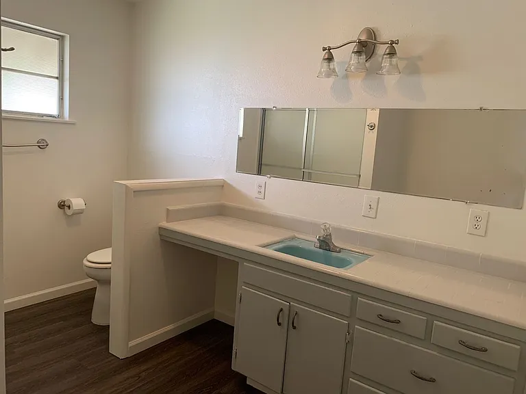 428 N Park St — Photo 5