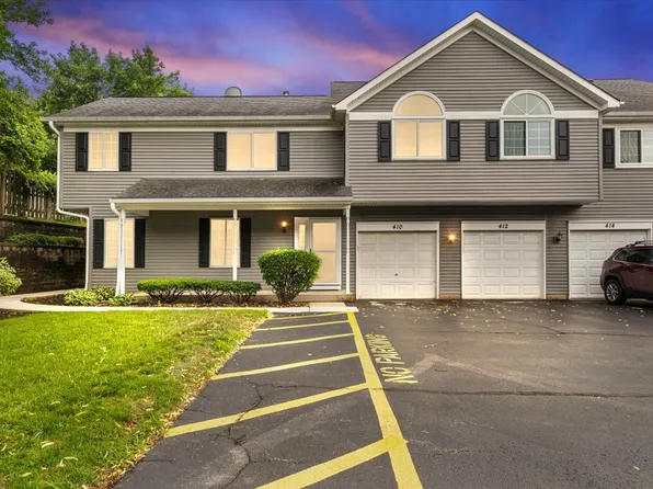 410 Village Creek Dr #410, Lake In The Hills, IL 60156
