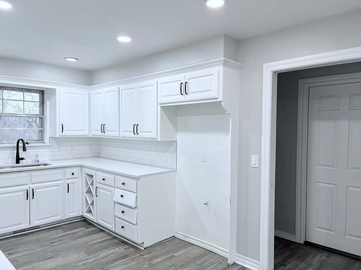 Three bedroom home in Arcadia on acreage — Photo 4