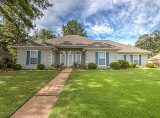 124 Woodlands Green Dr, Brandon, MS 39047