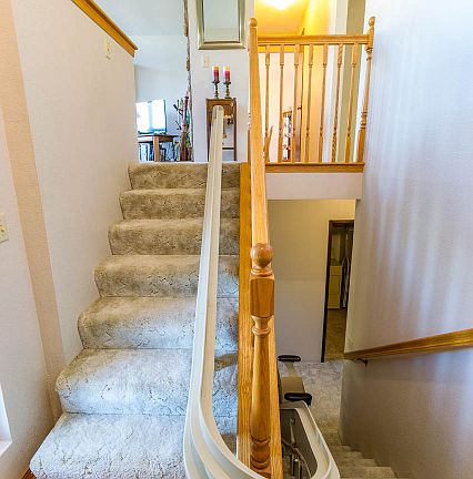 3rd image of 221 Riverwood St