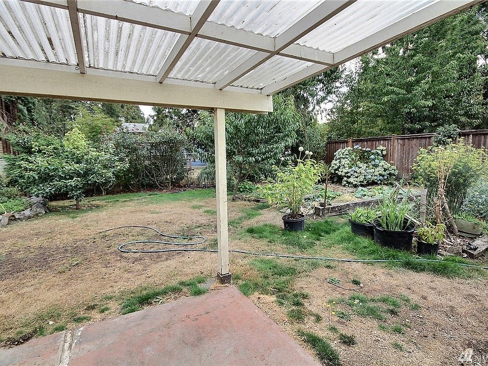 2nd image of 3227 S 202nd St