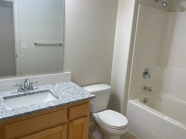 5255 Mac St SE — Photo 7