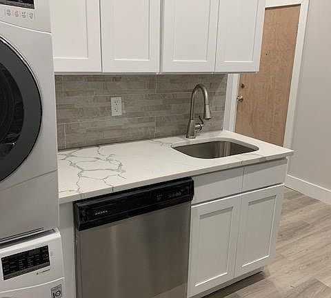 5th image of 19 Kensington Ave APT 404-D