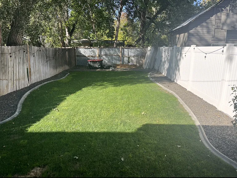 2676 W Ona St — Photo 23