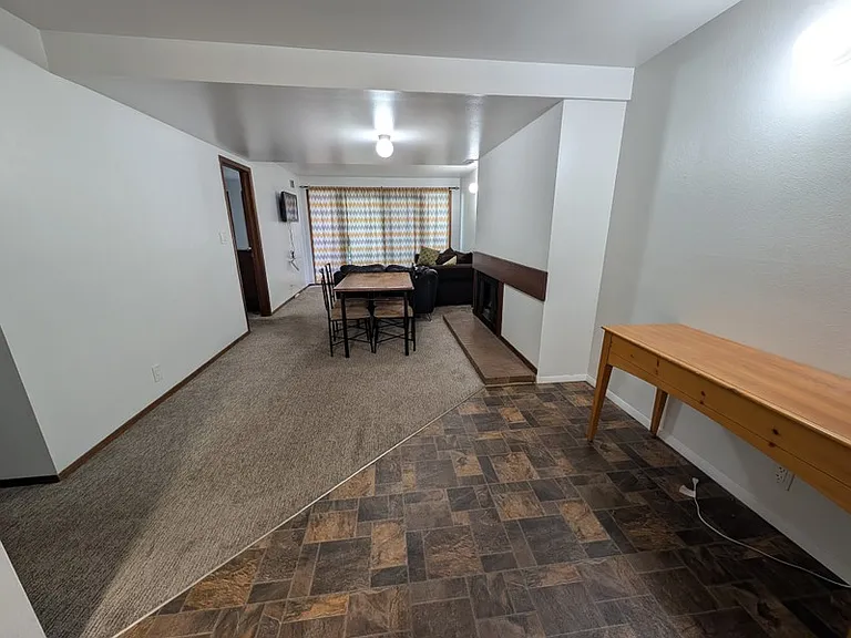 1091 Country Hills Dr — Photo 4
