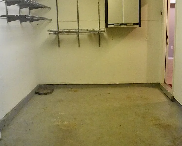711 Galway Ln — Photo 37