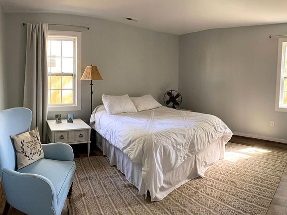 5th image of 1805 Meadow Park Cir