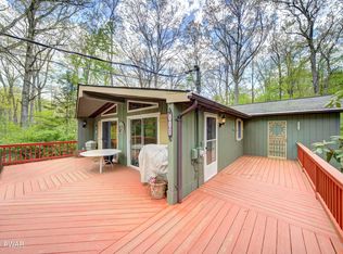112 Bambi Ln, Beach Lake, PA 18405
