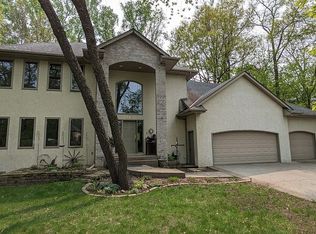419 Brandywine Dr, Burnsville, MN 55337