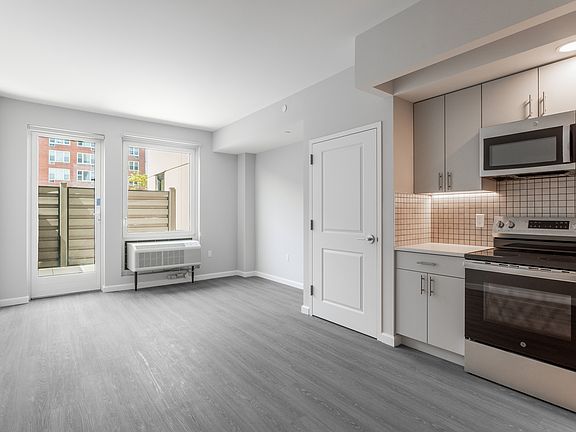 4th image of 18303 Hillside Ave #2G