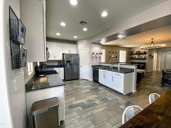 5th image of 3649 E Aspen Ave
