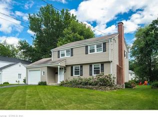 76 Shadow Ln, West Hartford, CT 06110