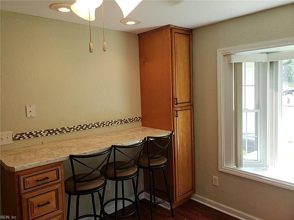 4th image of 5960 Buckminister Ln