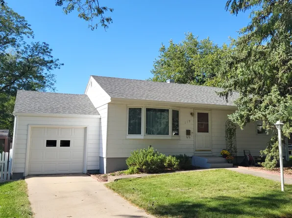 119 N Madison Ave, Pierre, SD 57501