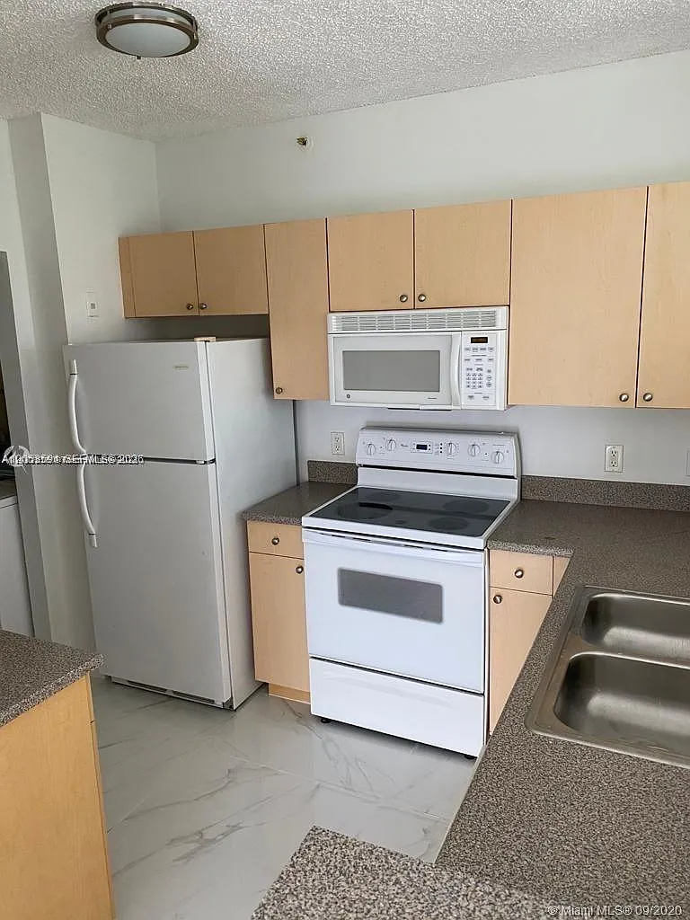 El-Ad Nob Hill Condo — Photo 3