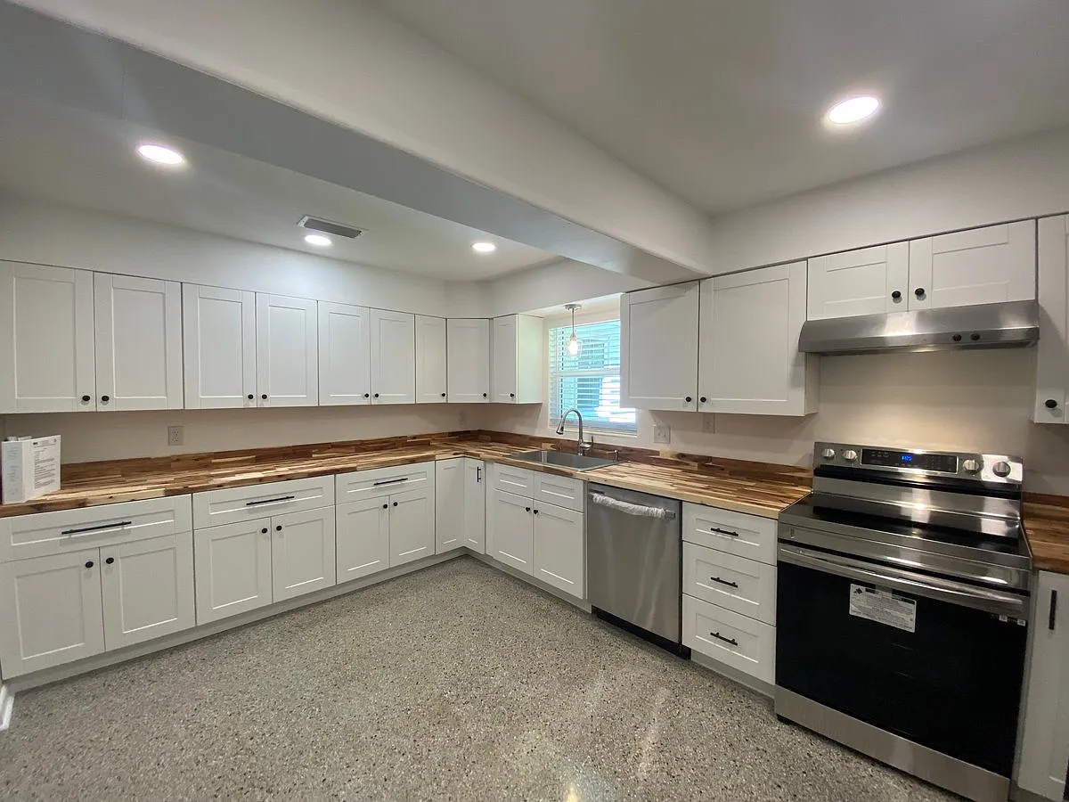 400 Argyle Court — Photo 4
