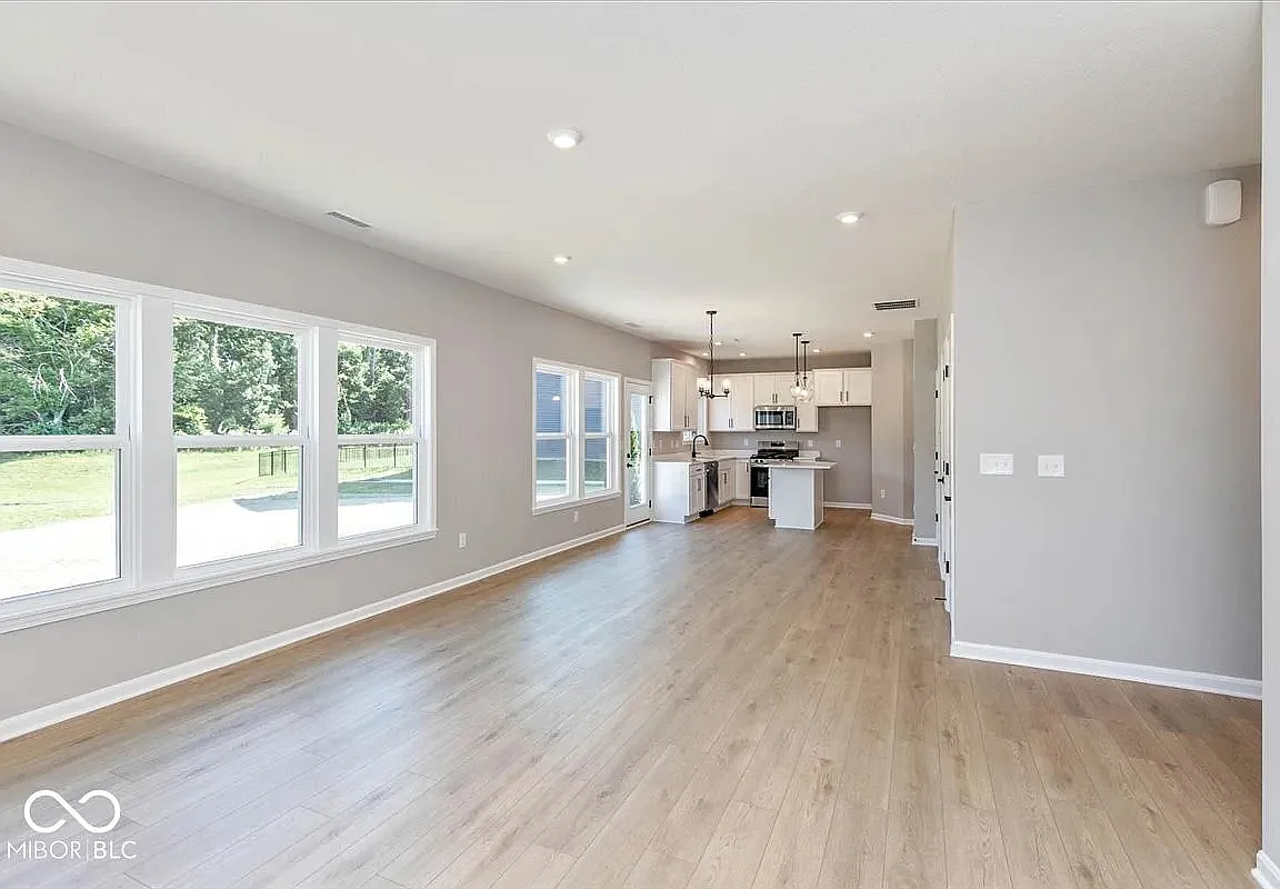 4 bed, 1988 sqft, $2,600 — Photo 4