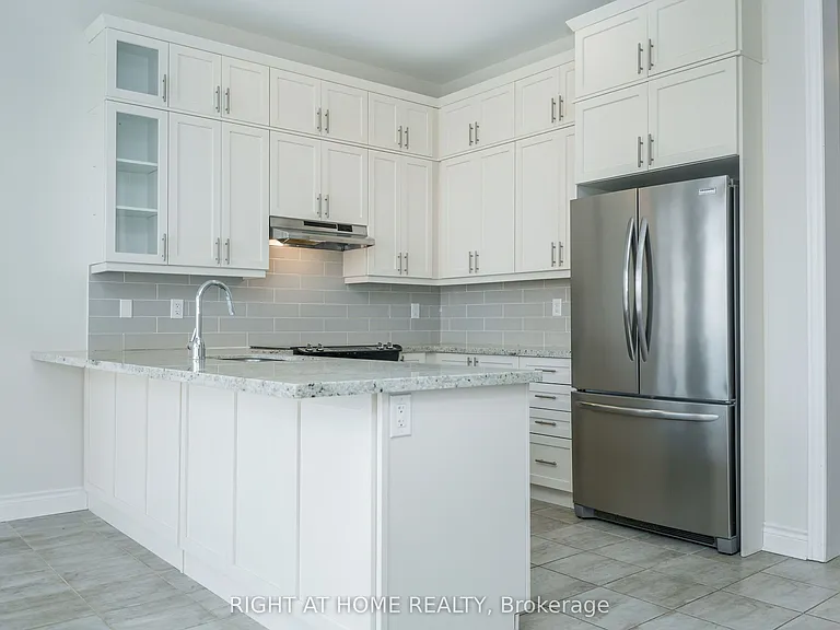 8 Monarch Dr — Photo 16