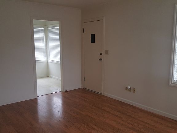 3rd image of 16644 51st Ave S
