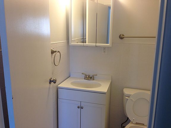 2nd bath w/shower