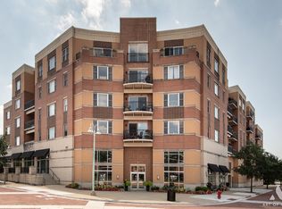 300 Village Cir UNIT 314, Willow Springs, IL 60480