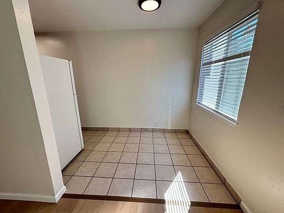 5th image of 2223 Bonar St APT B