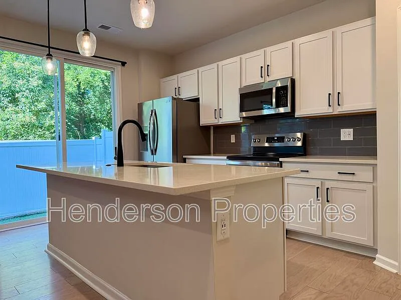 2 bed, 2.5 bath, 1594 sqft, $1,950 — Photo 3