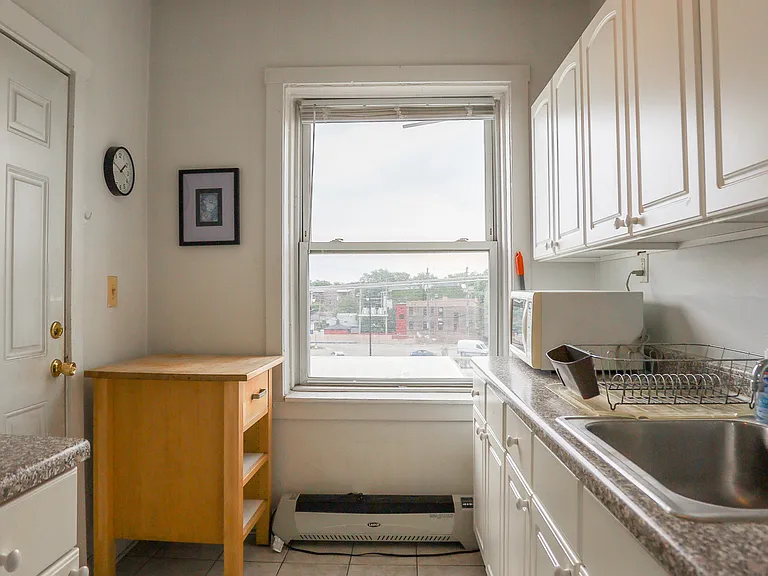 2463 W Gunnison St #3 — Photo 7