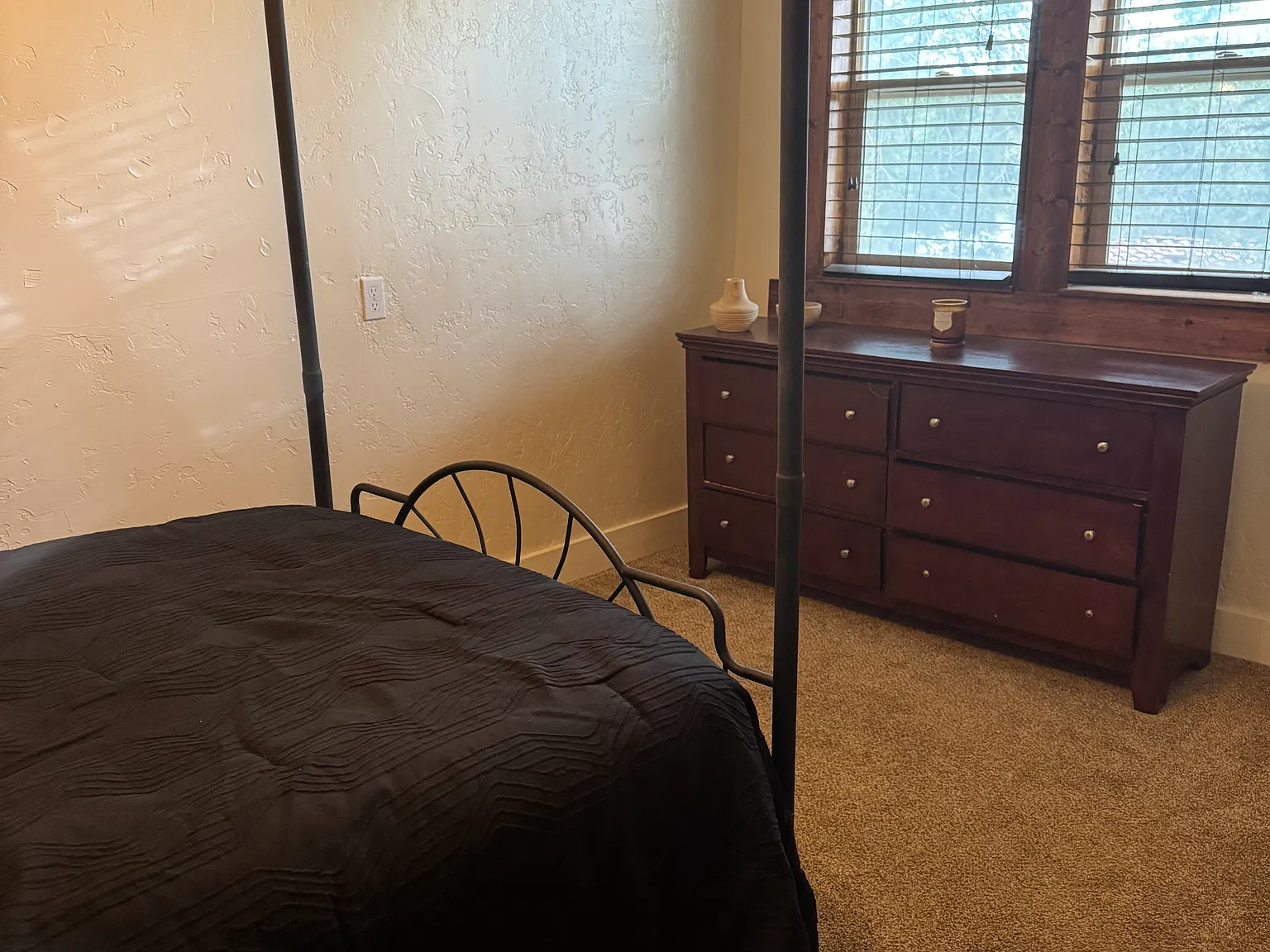 3 bed, 2.5 bath, 2100 sqft, $4,920 — Photo 3