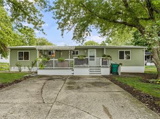 250 Troy Ln, Decatur, IL 62526