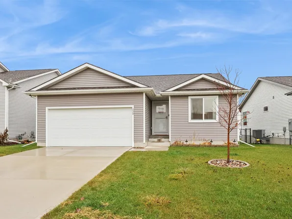 220 NE Adams Ave, Elkhart, IA 50073
