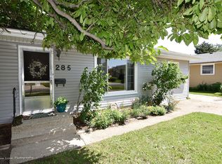 285 Shawnee Dr, Carol Stream, IL 60188