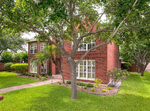 2nd image of 100 Zenaida Ave